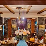 מלון Eden Boutique 4*