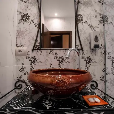 Eden Boutique Hotel Korce