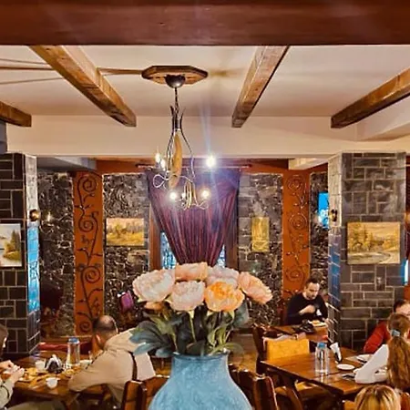 فندق Eden Boutique 4*