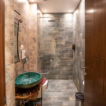 فندق Eden Boutique 4*