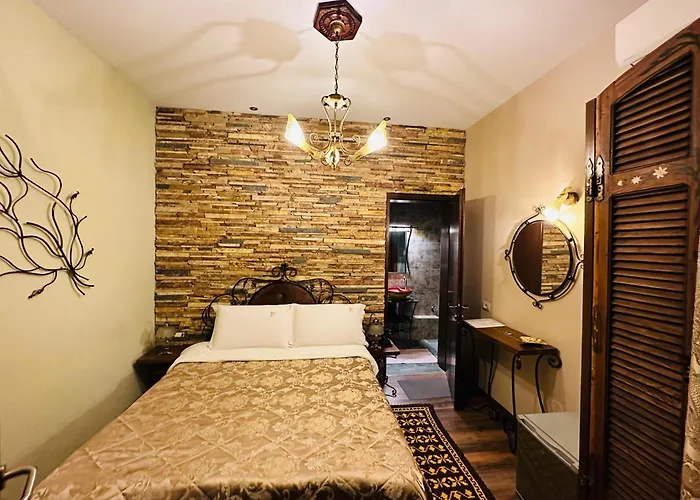 Eden Boutique 科尔察