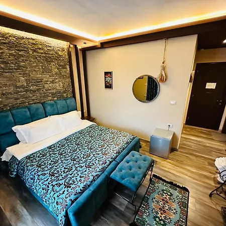 Eden Boutique Korce