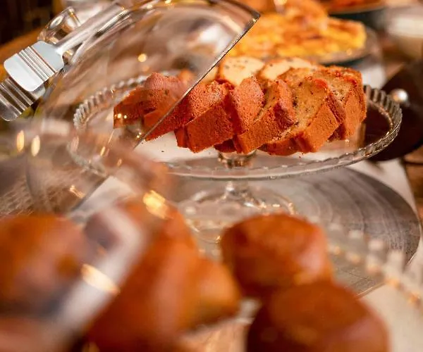 فندق Eden Boutique 4*