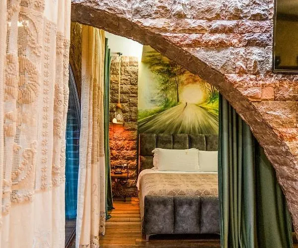 فندق Eden Boutique 4*