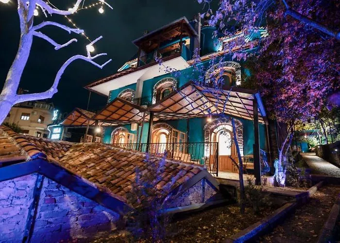 فندق Eden Boutique 4*