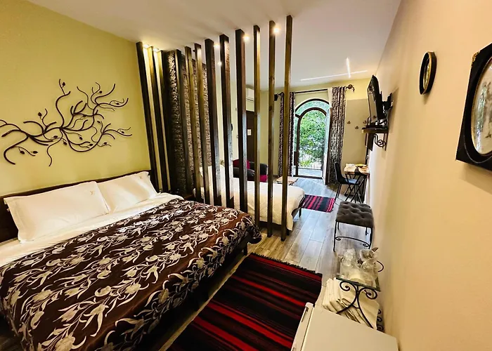 Eden Boutique فندق كورتشي