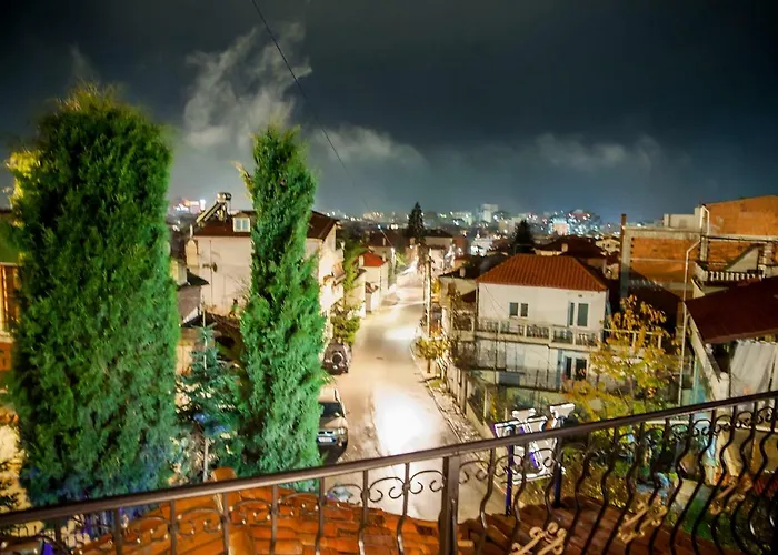 فندق Eden Boutique 4*